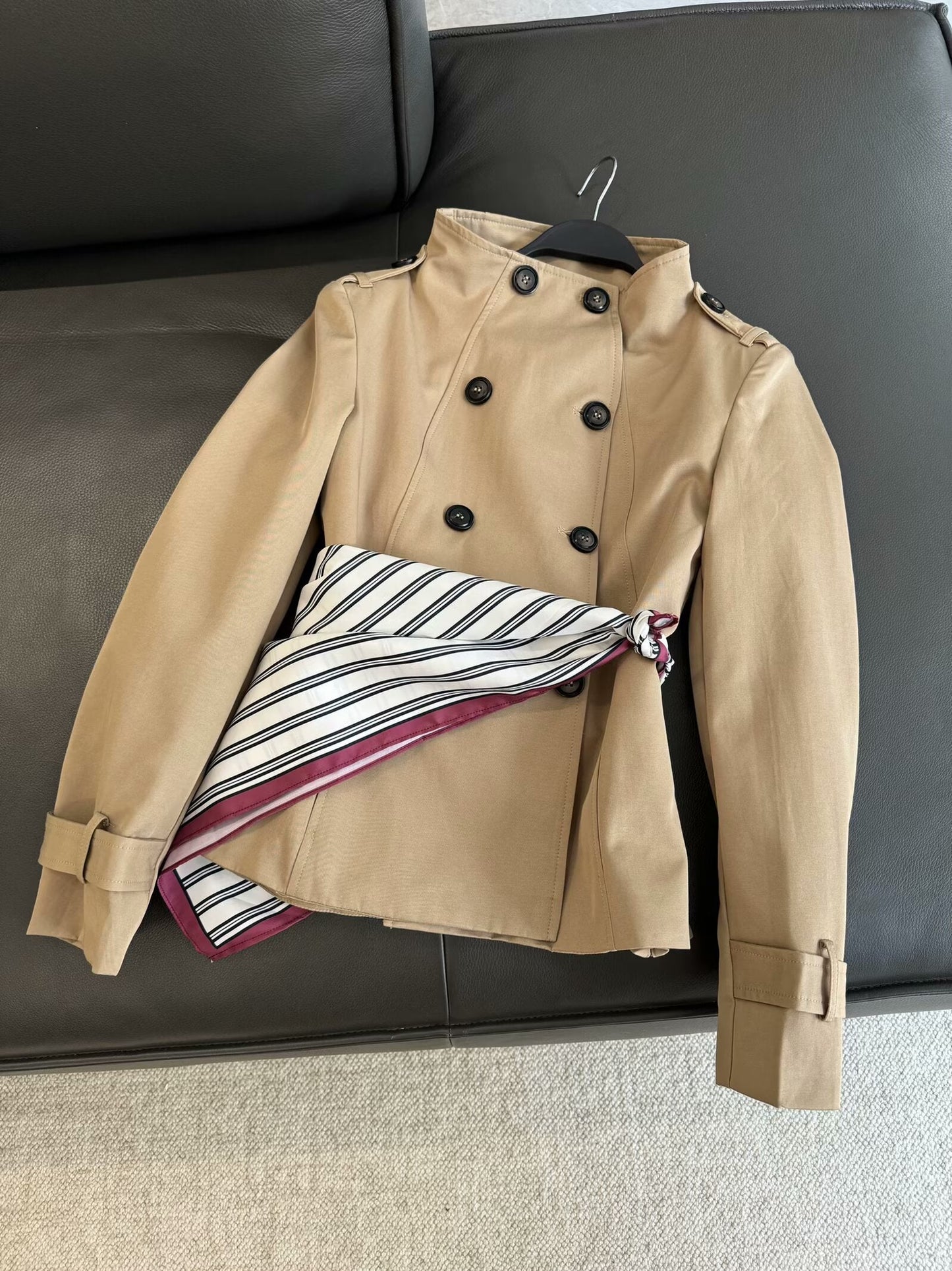 Women's new Fashion printed scarf decoration casual double breasted windbreaker coat retro long sleeved women's coat chic top