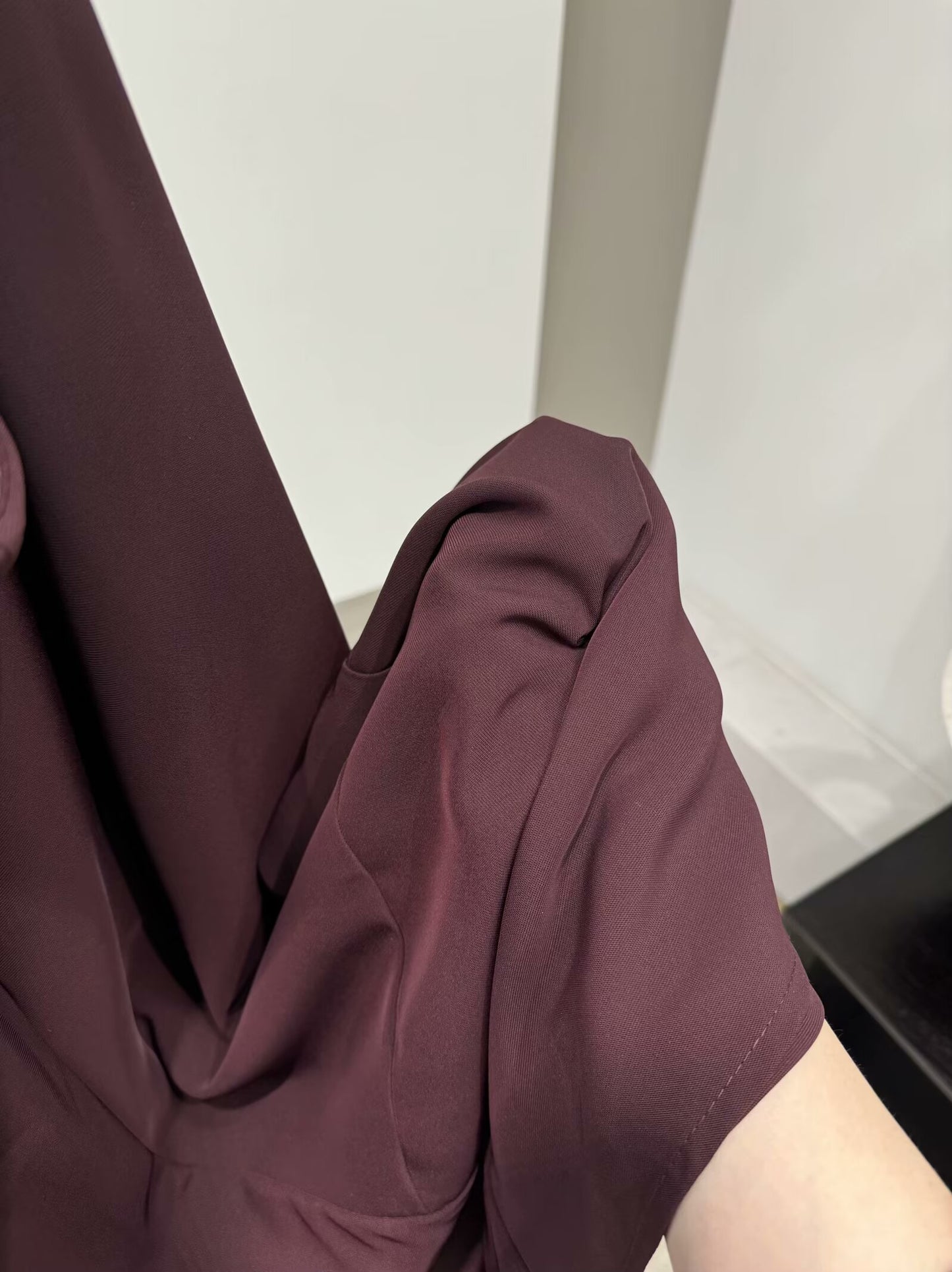 Women's new chic fashion slim versatile Drooping pleated hanging neck MIDI dress retro sleeveless backless women's dress Mujer