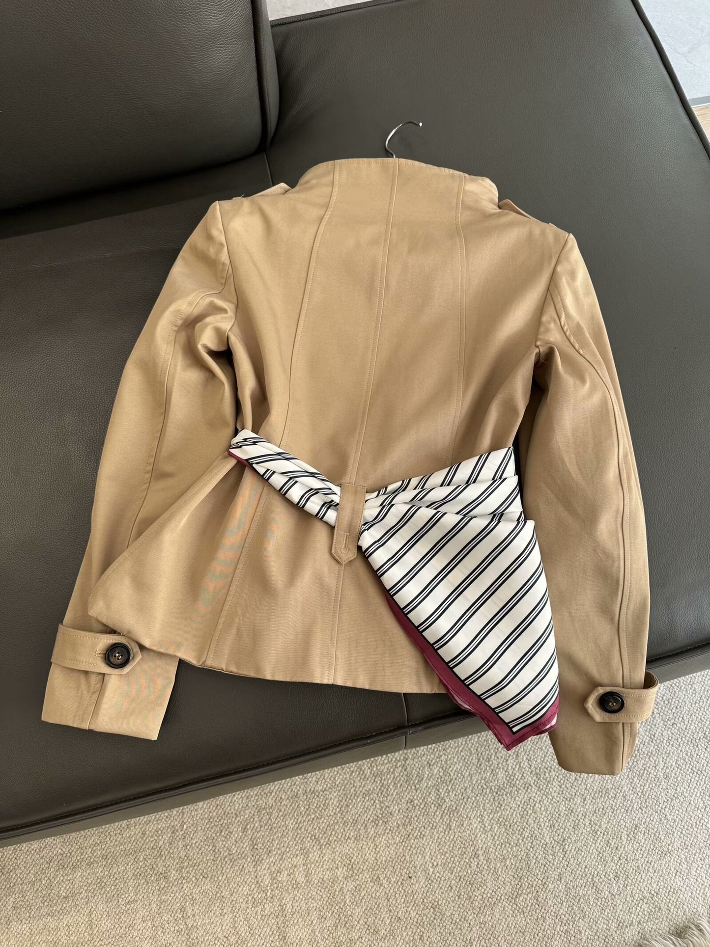 Women's new Fashion printed scarf decoration casual double breasted windbreaker coat retro long sleeved women's coat chic top
