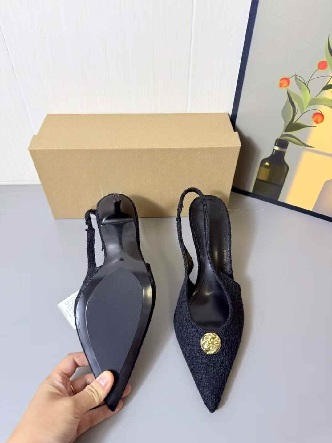 Women's New Temperament Fashion Joker Pointed Back Empty Design Stiletto Heels.