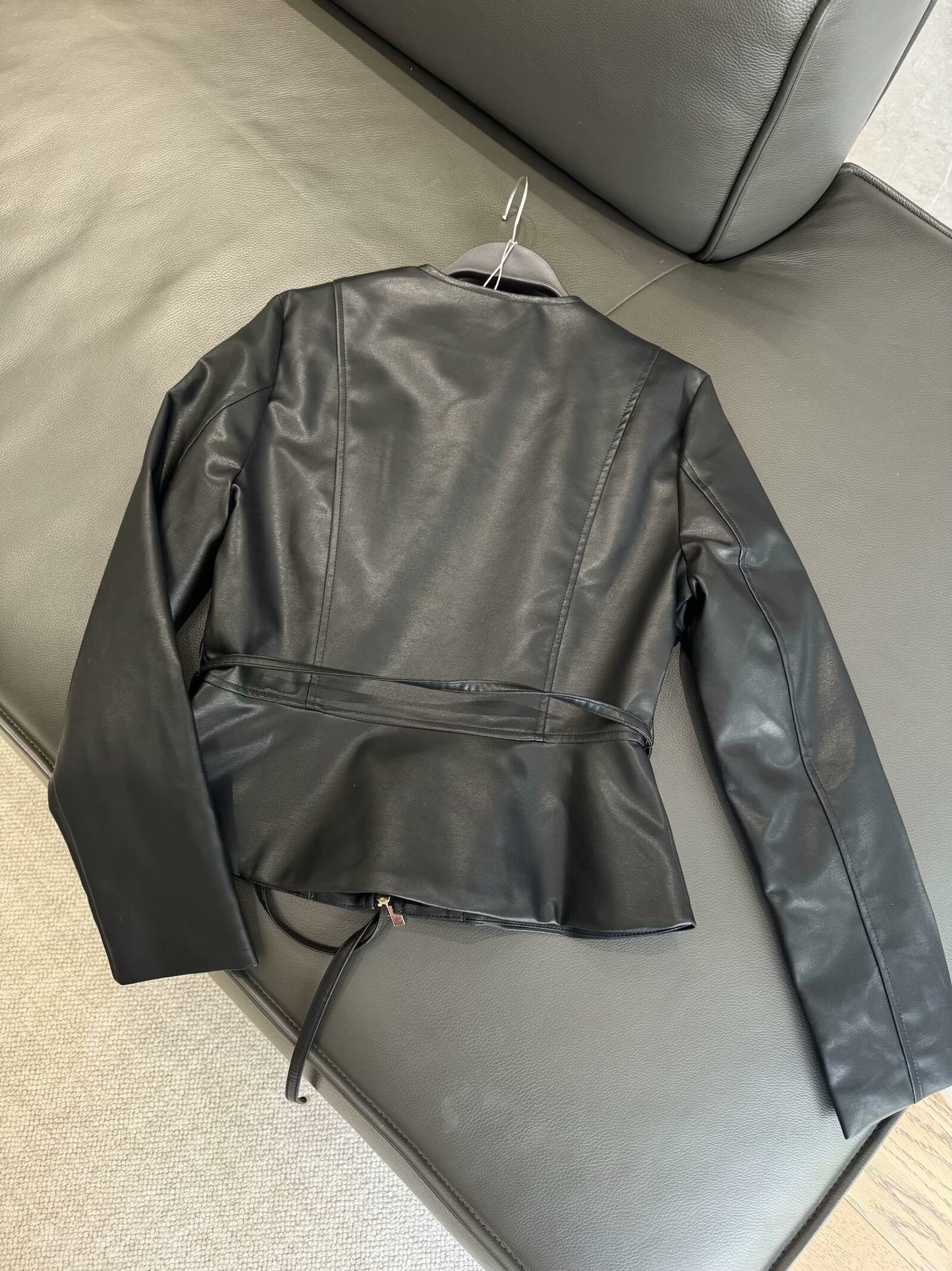 Women's new Fashion casual O-Neck short skirt style hem Faux Leather jacket coat retro long sleeved zipper women's coat chic top