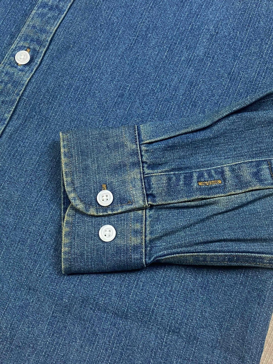 Men and Women with The Same New Fashion Casual Joker Embroidery Comfortable Breathable Denim Long Sleeve Shirt.