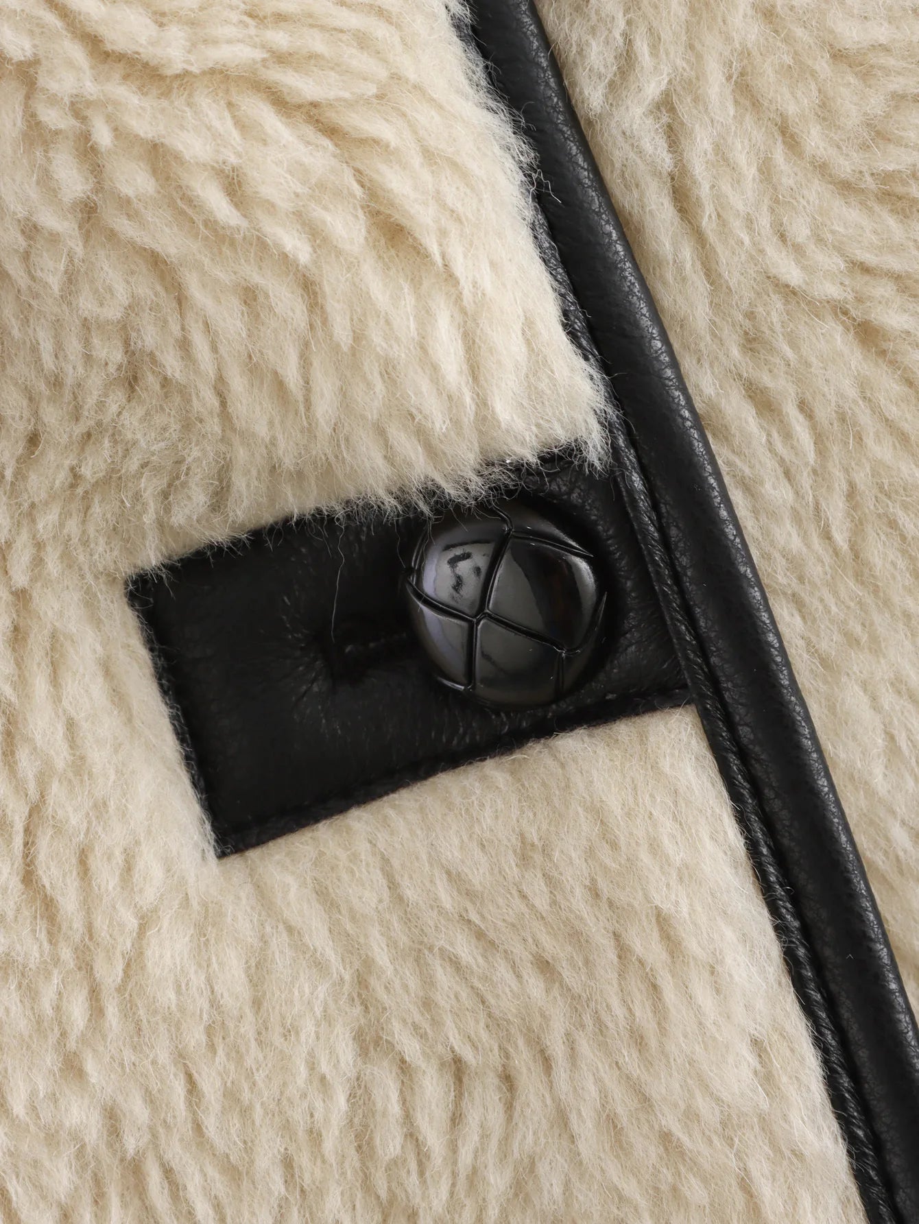 Women's new Fashion large Lapel design loose warm Fur Faux Leather jacket Coat retro long sleeved button up Female Coat chic top