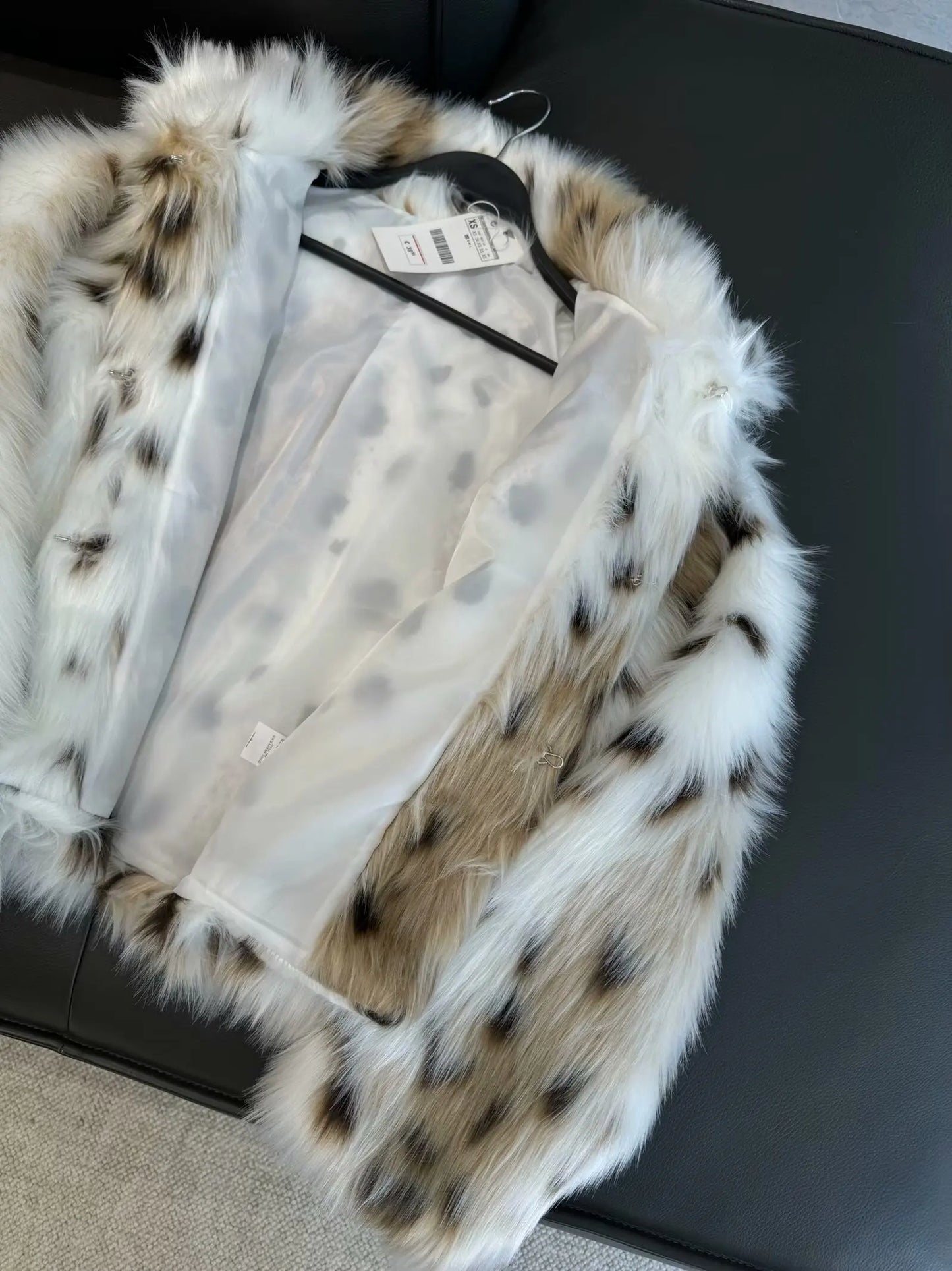 Women's winter fashion faux fur effect short warm printed striped fleece coat retro long sleeved pocket women's coat Chic top