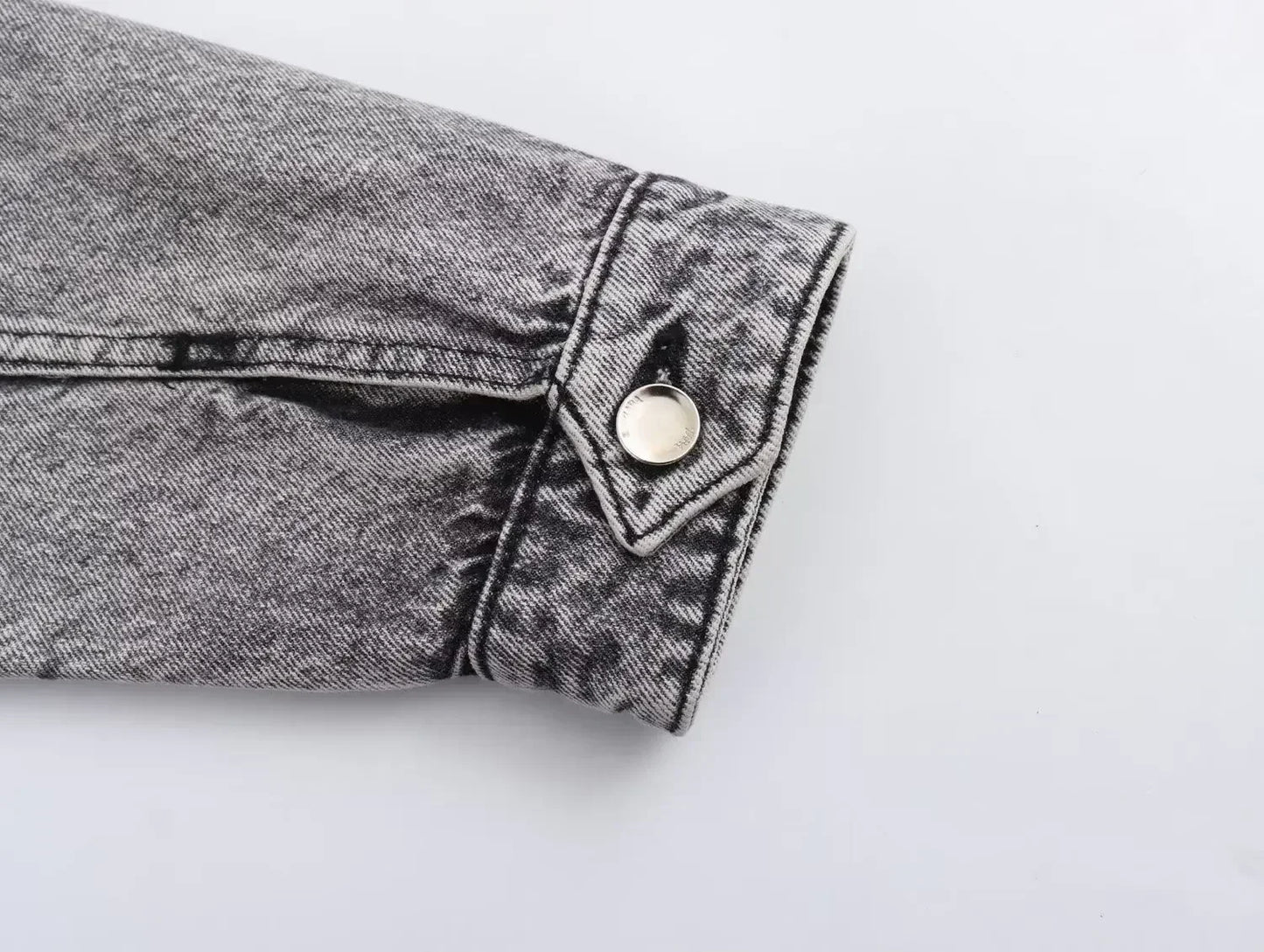 Women's new fashion large pocket decoration loose casual denim jacket coat retro long sleeved Button up women's coat chic