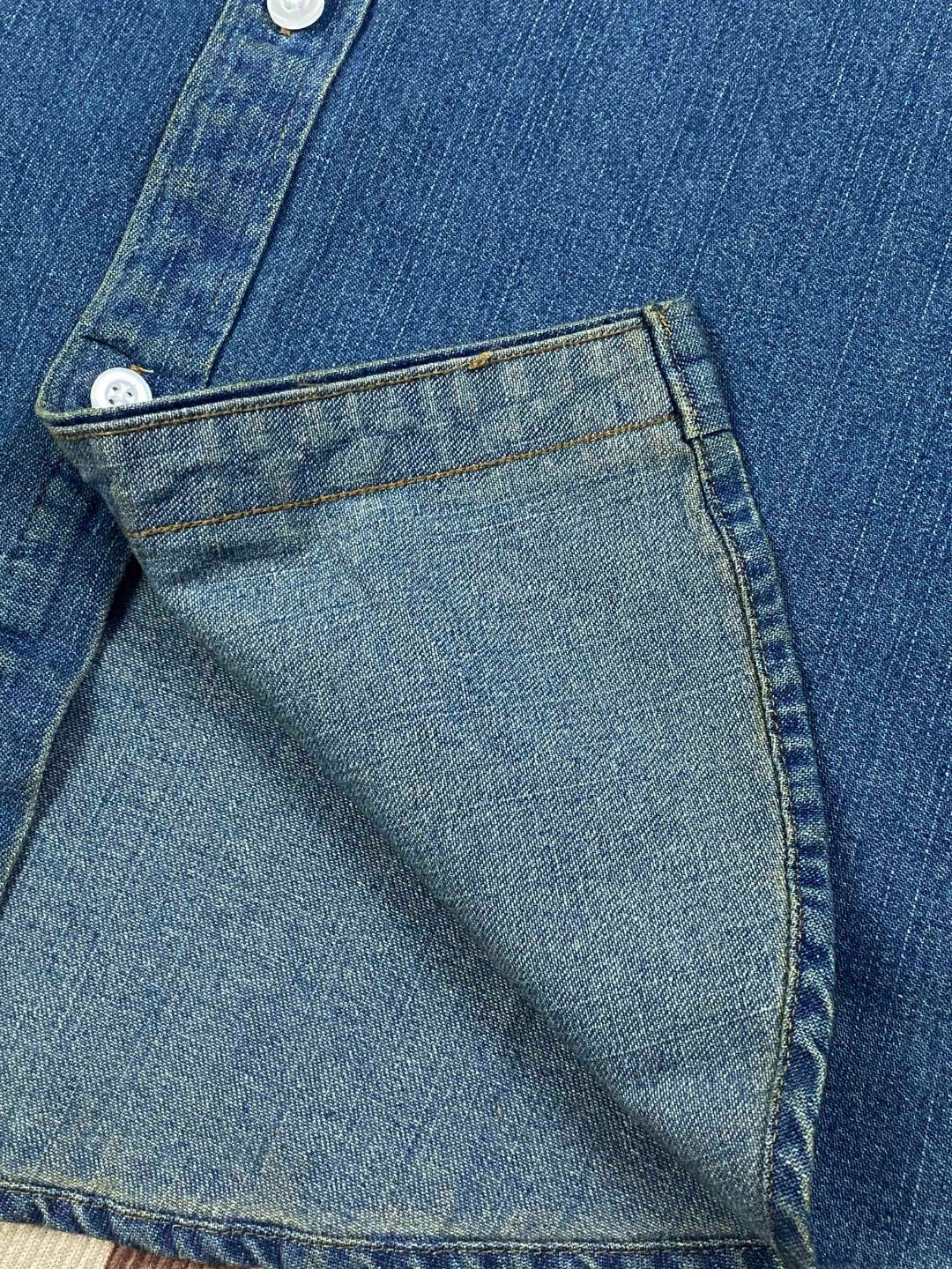 Men and Women with The Same New Fashion Casual Joker Embroidery Comfortable Breathable Denim Long Sleeve Shirt.