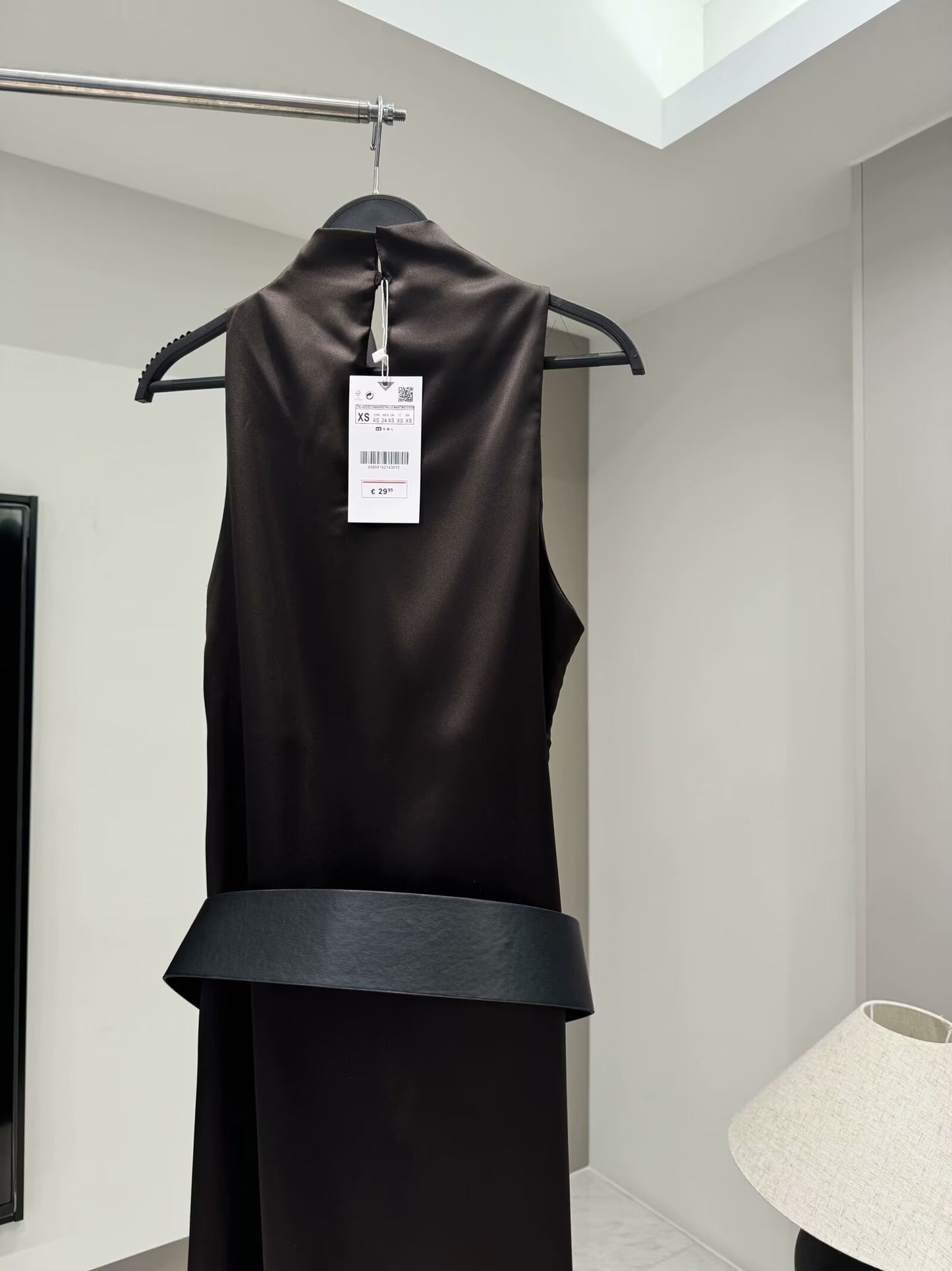 Women's 2025 new chic fashion With Belt slim fit satin texture sexy pleated Midi dress retro sleeveless women's dress Mujer