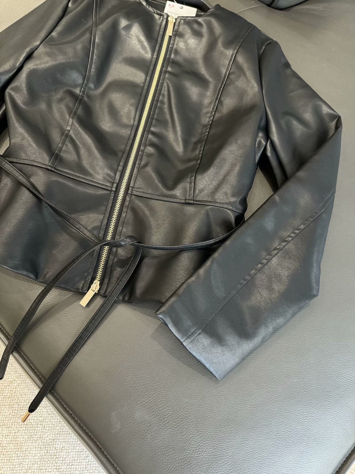 Women's new Fashion casual O-Neck short skirt style hem Faux Leather jacket coat retro long sleeved zipper women's coat chic top