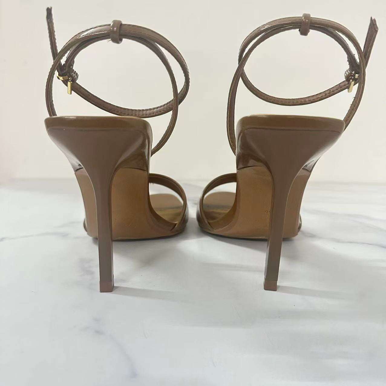 Women's 2025 New Fashion Joker Patent Leather Effect Small Round Head Strap High-heeled Sandals.