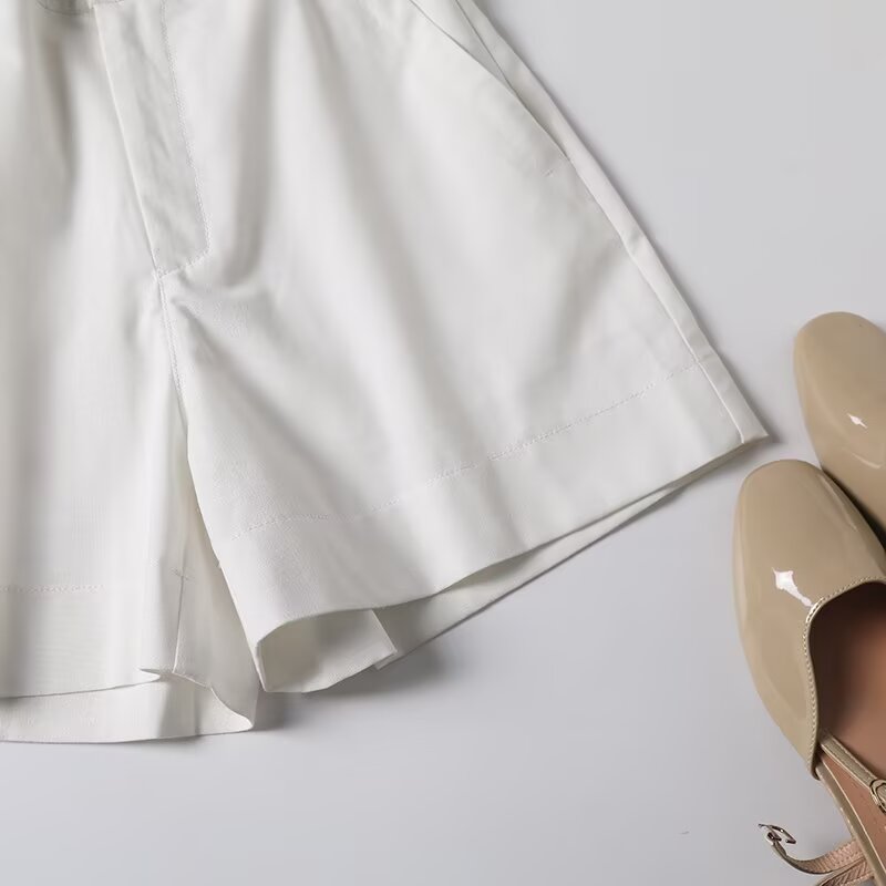 Women's chic fashion pleated design mid waist linen blend shorts