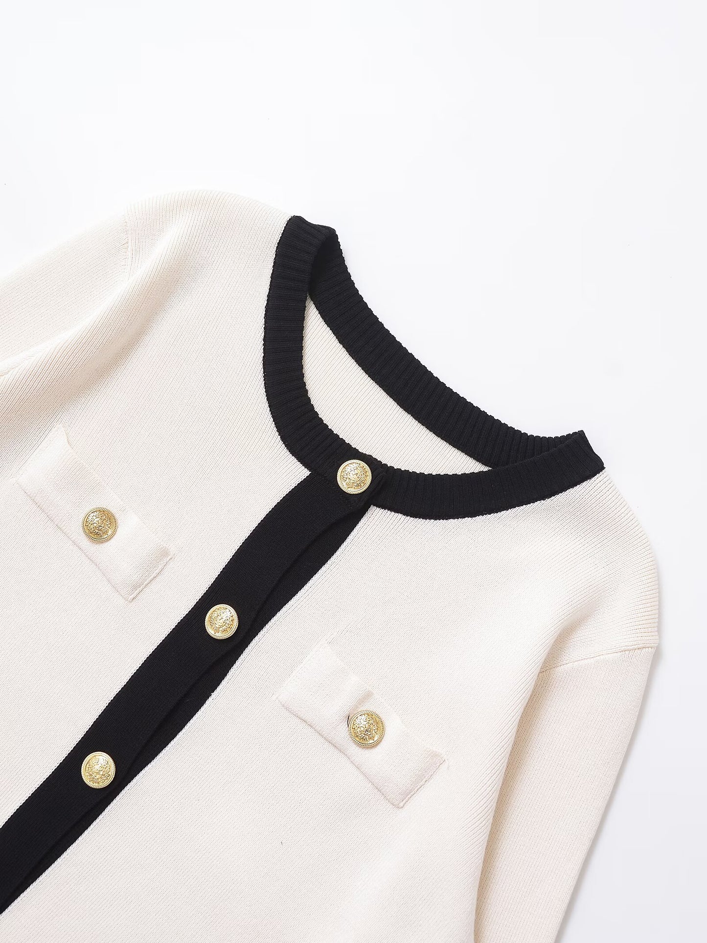 Women's new versatile fashion O-neck gold button knitted long sleeve cardigan