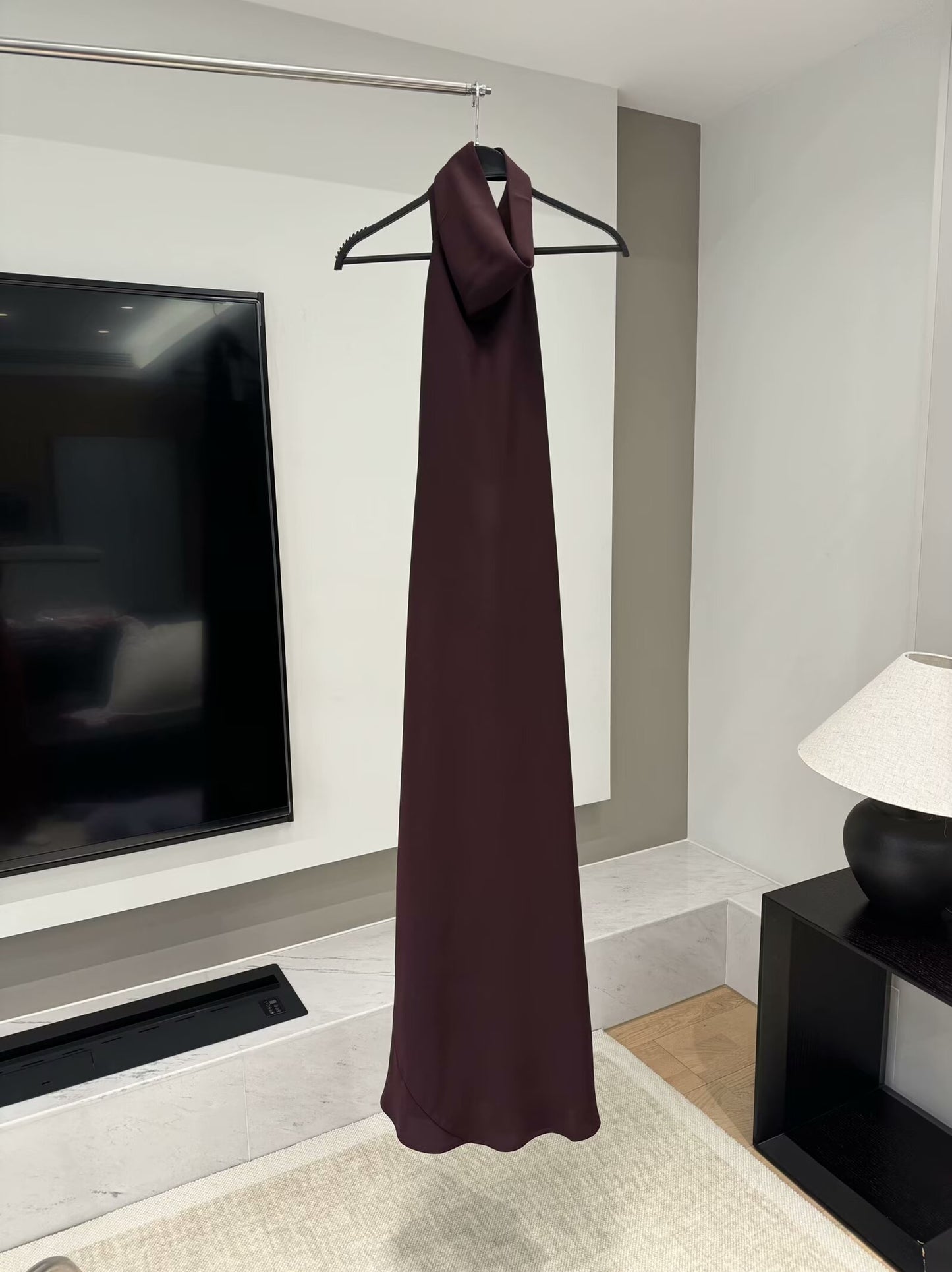Women's new chic fashion slim versatile Drooping pleated hanging neck MIDI dress retro sleeveless backless women's dress Mujer