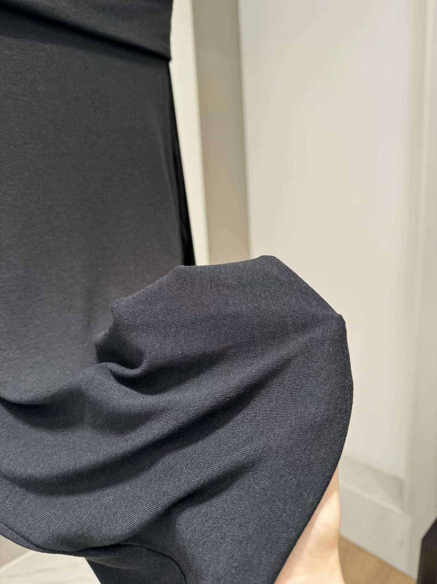 Women's 2025 new fashion pleated decoration slim strapless off shoulder top retro long sleeved women's pullover shirt chic top