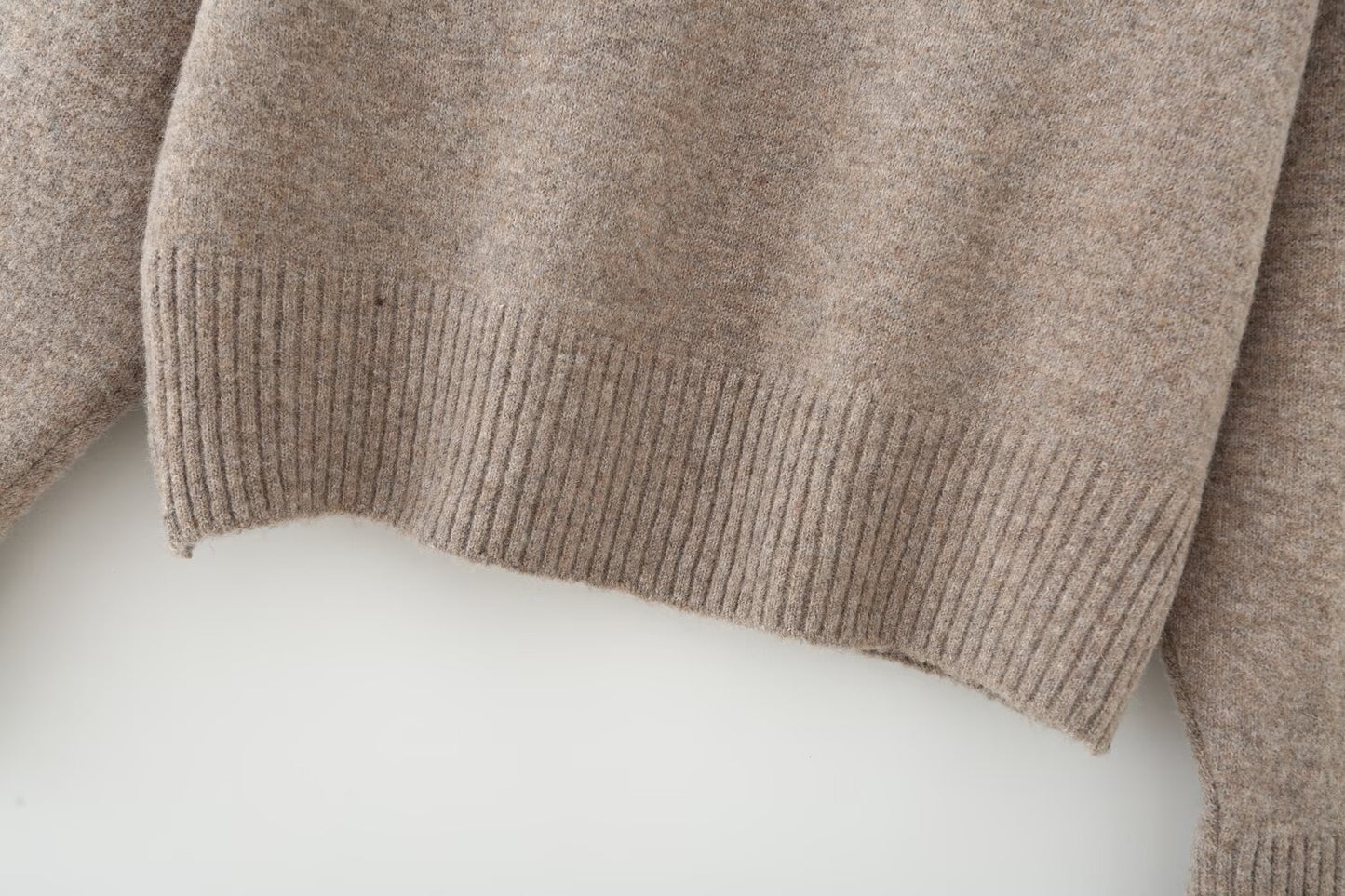 Women's soft textured loose V-neck knitted sweater