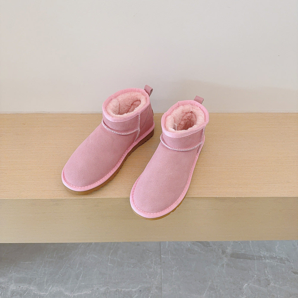 Women's new velvet short snow boots have a shoe box