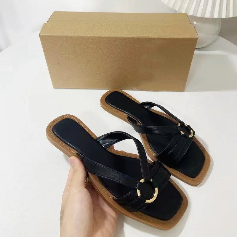 New 2024 Women's Shoes Fashion Square Flat Sandals With Metal Buckle Decoration Casual Joker Beach Sandals Women.