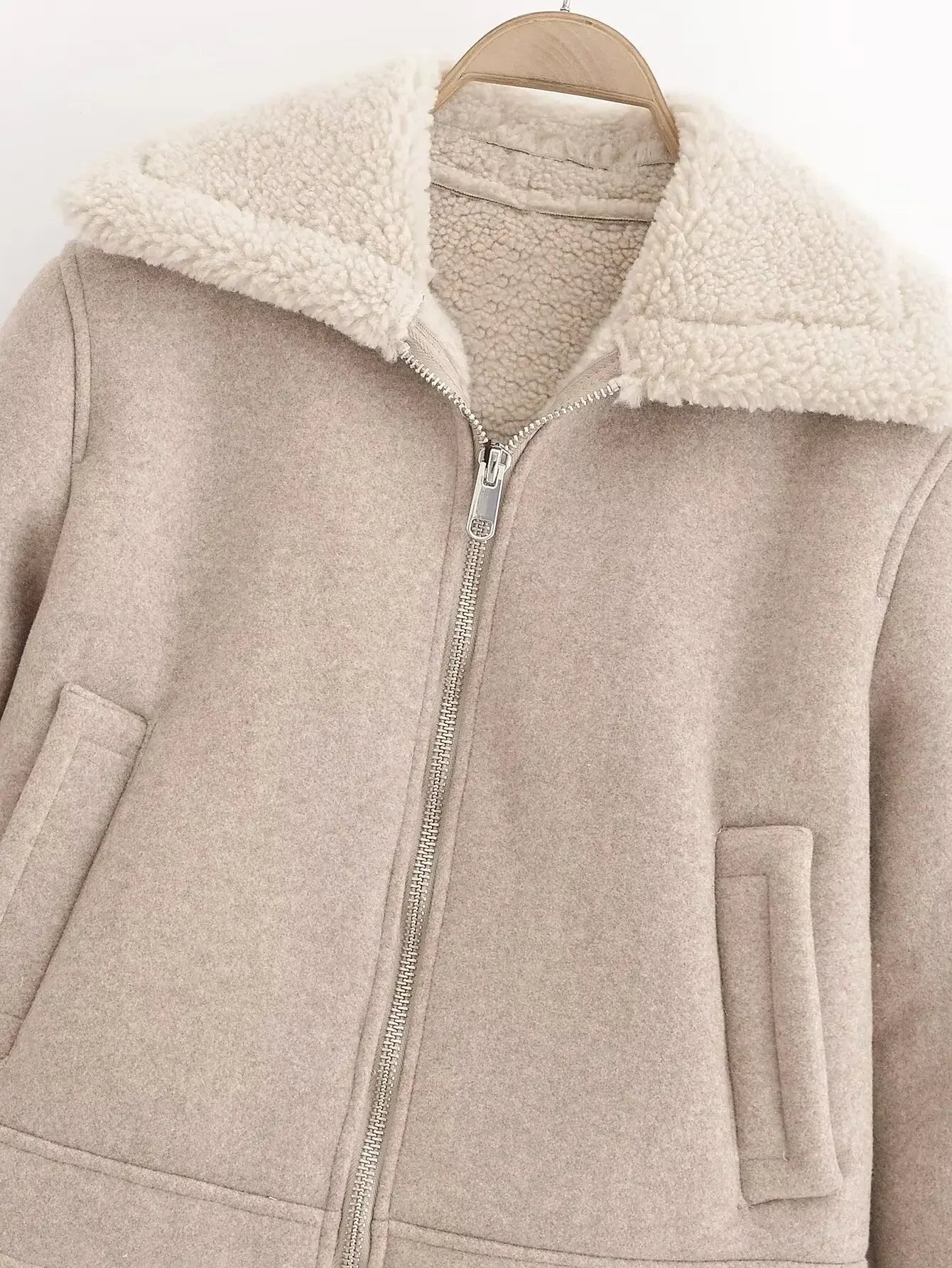 Women's winter new Fashion short side pockets warm Fur Faux Leather jacket Coat retro long sleeved zipper women's Coat chic top