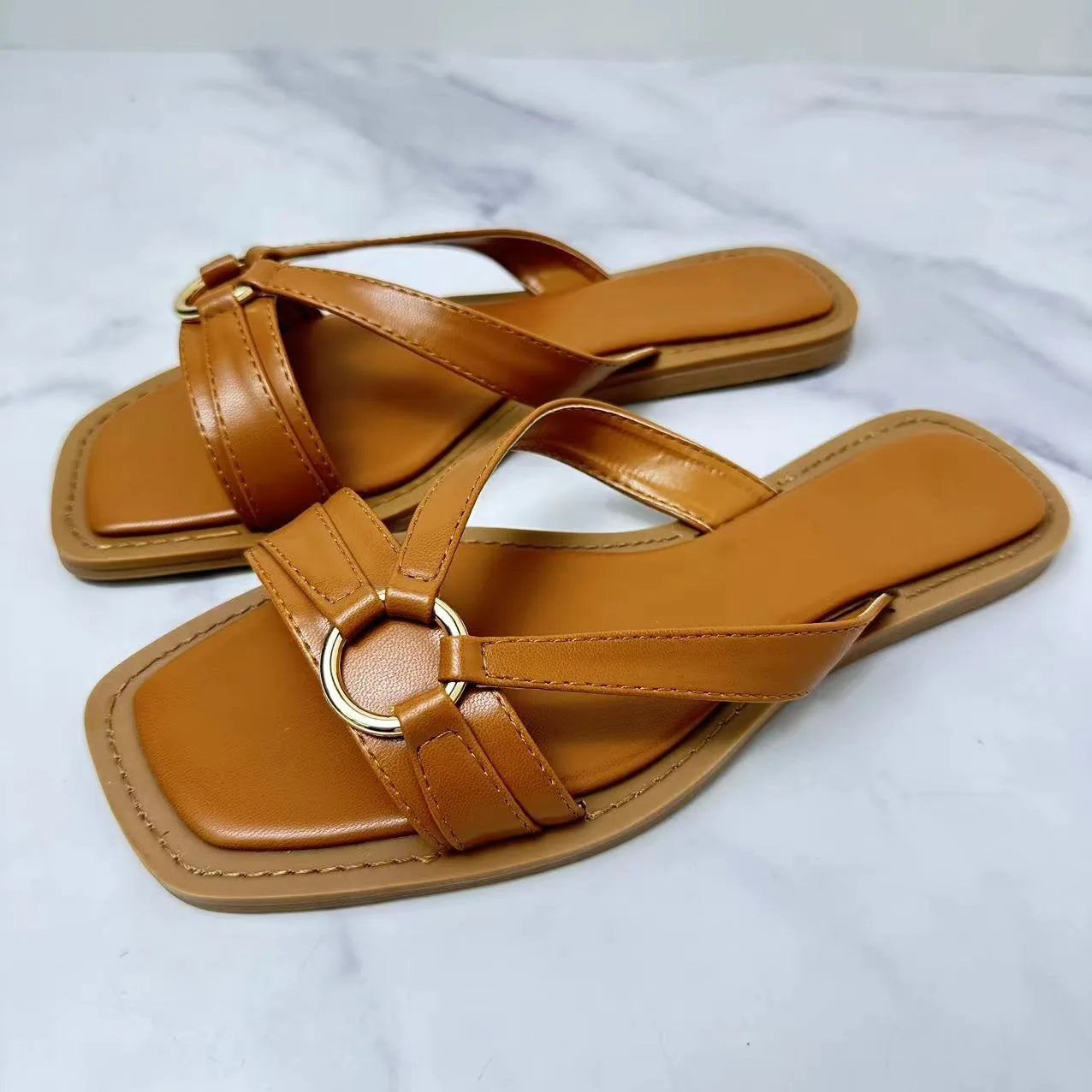 New 2024 Women's Shoes Fashion Square Flat Sandals With Metal Buckle Decoration Casual Joker Beach Sandals Women.