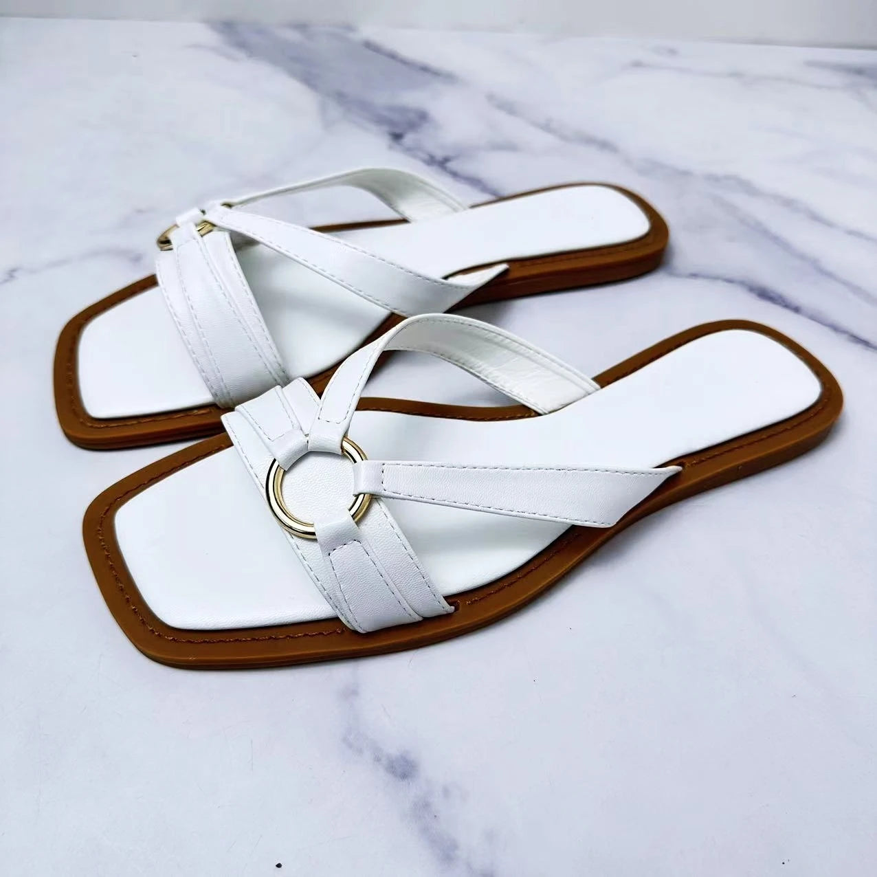 New 2024 Women's Shoes Fashion Square Flat Sandals With Metal Buckle Decoration Casual Joker Beach Sandals Women.