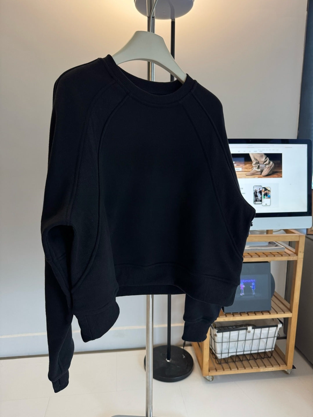 LU Women's round neck wide short sweater