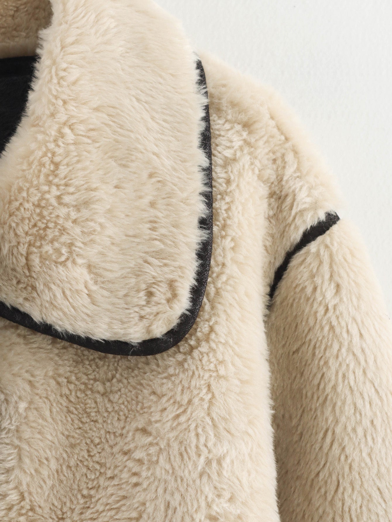 Women's long style faux fur effect lapel Coat