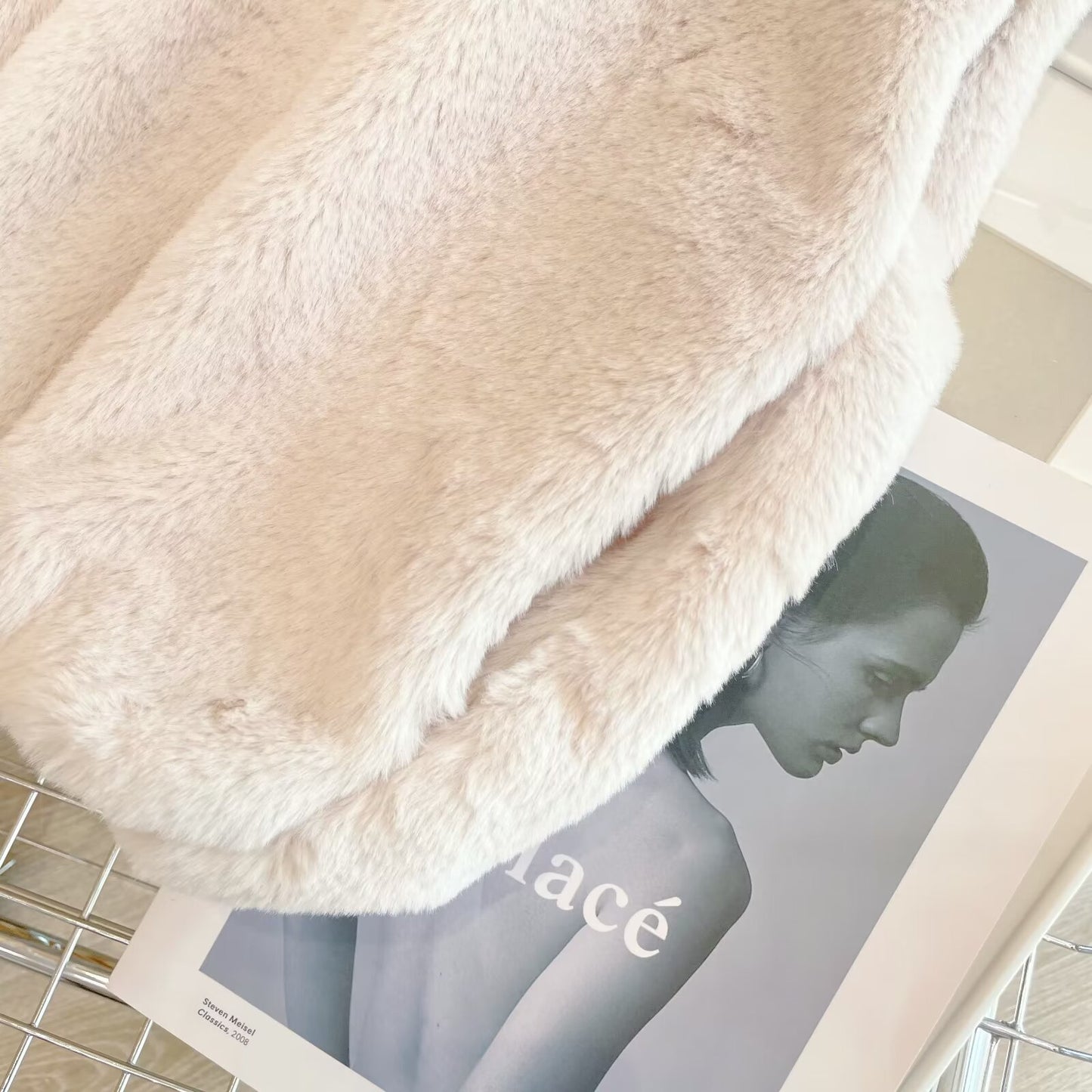 Women's artificial fur effect high neck hooded sleeveless vest