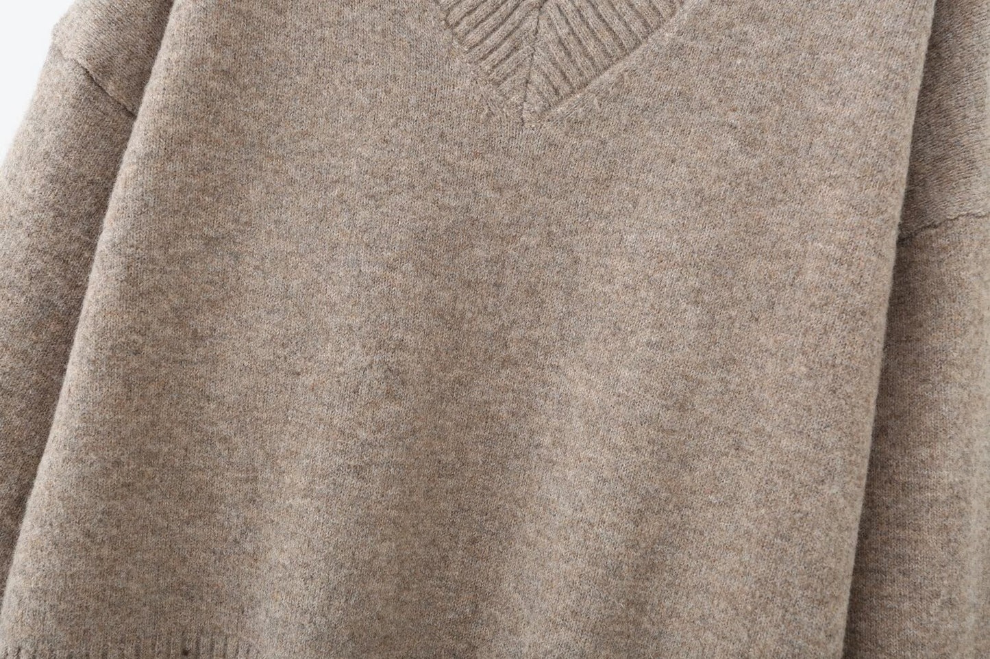 Women's soft textured loose V-neck knitted sweater