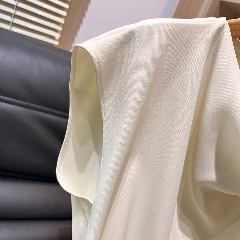 Women's New Fashion With Belt Swinging Collar Raglan Sleeve Shirt