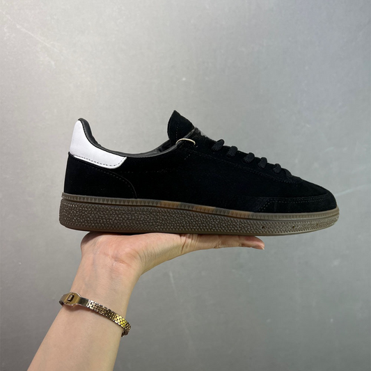 2026 new leisure and comfortable suede sneakers  have a shoe box