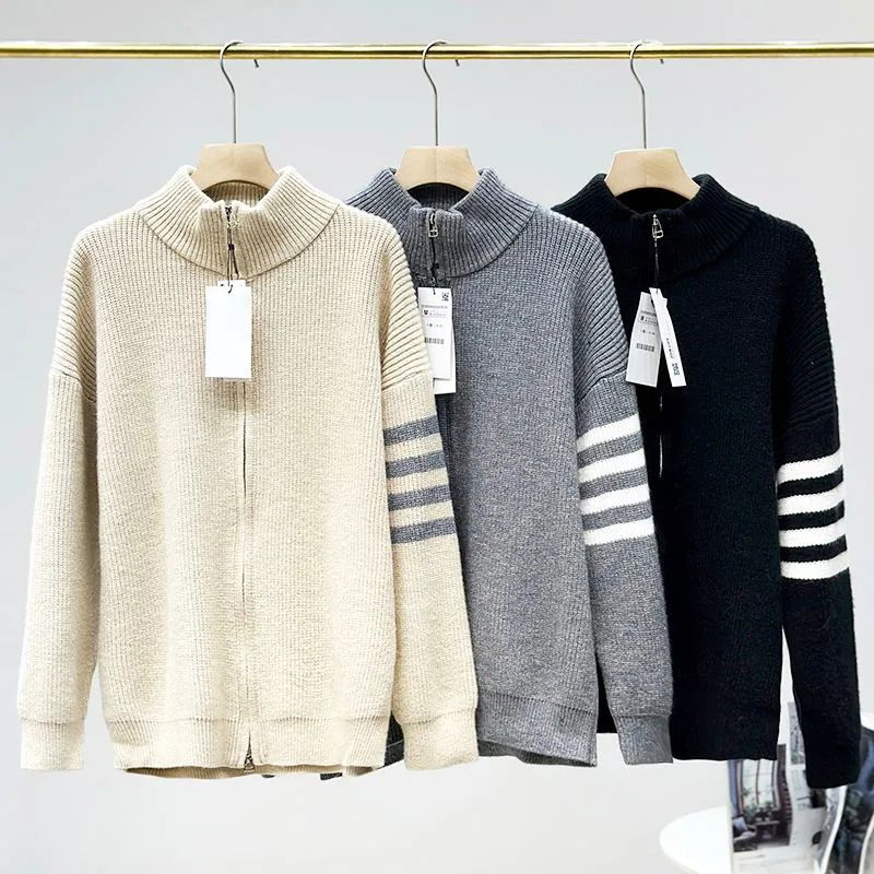 Men's New Fashion and Leisure Joker Loose Stand-up Collar with Four Double Zippers Cardigan Sweater Coat.